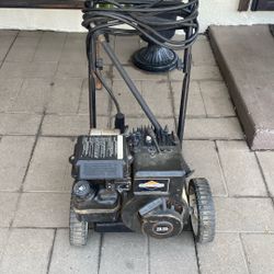 PRESURE WASHER/NEEDS WORK 