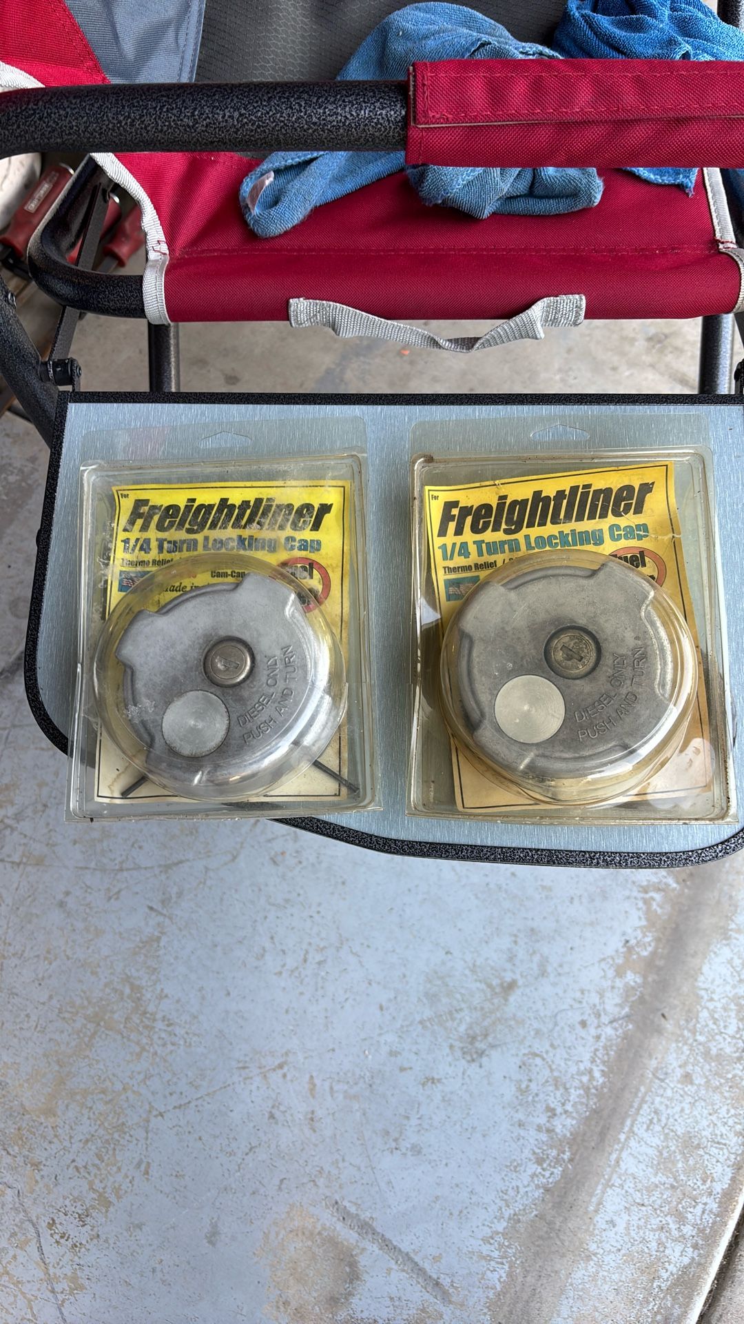 1/4 Turn Locking cap