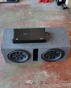 12" Kicker Cvx Subs In A Venree Box With Amplifier 