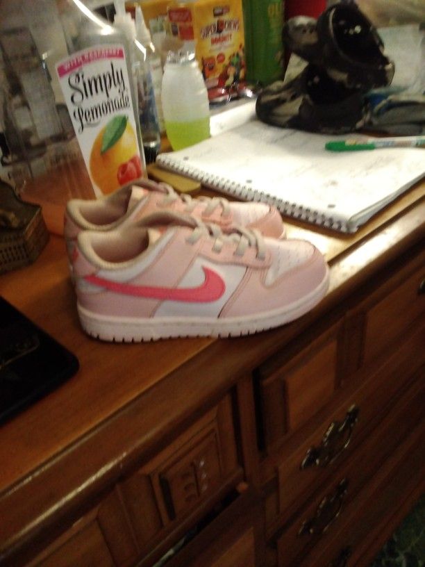 Kids Nike Pink N White
