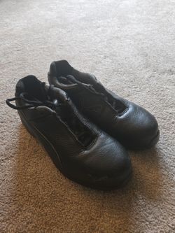 Work tennis shoes