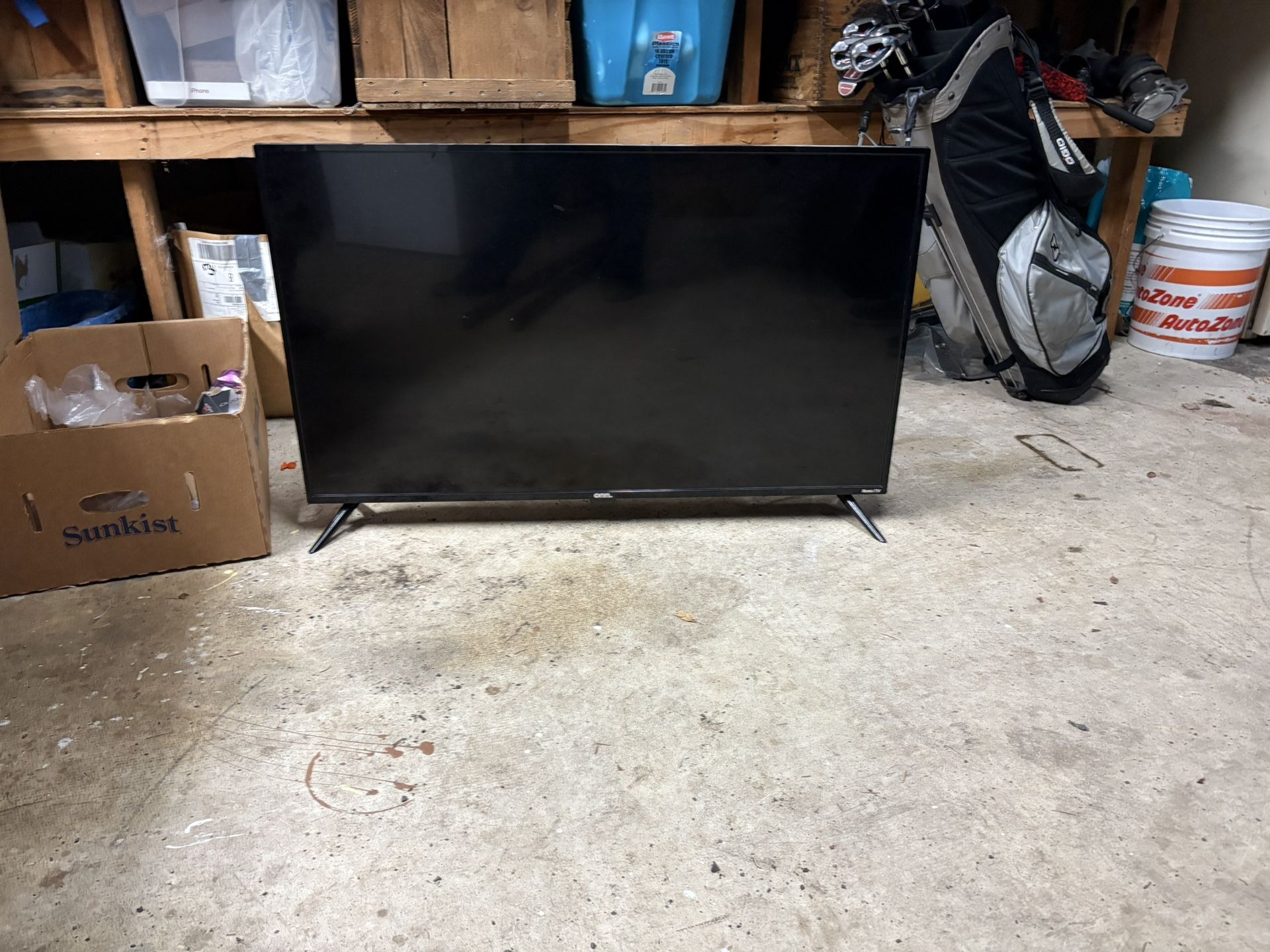 Roku 40” Tv With Sound Bar