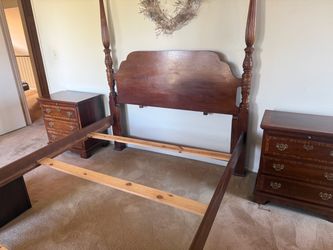 Mahogany wood Queen bedroom set