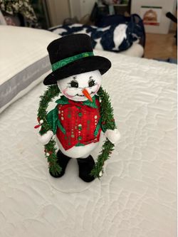 ANNALIE 9 INCH FESTIVE EVERGREEN SNOWMAN