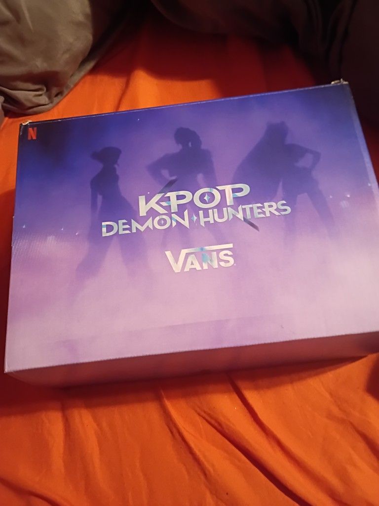Vans K Pop Huntrix Size 3.5