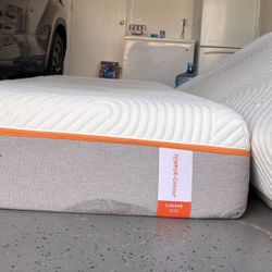 Tempur Pedic Premium Twin Beds. 2 twin Beds 
