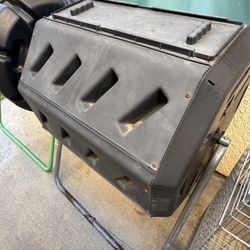 Used 37-Gallon Dual Chamber Outdoor Tumbler Composter