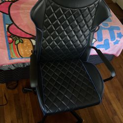 150 Gaming Chair 