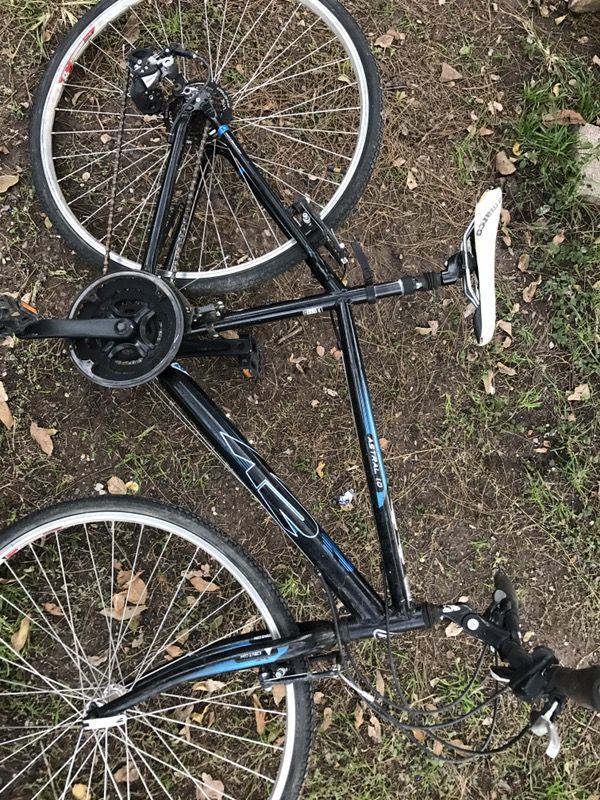 K2 astral 1.0 hybrid bicycle road mountain bike 700c for Sale in San