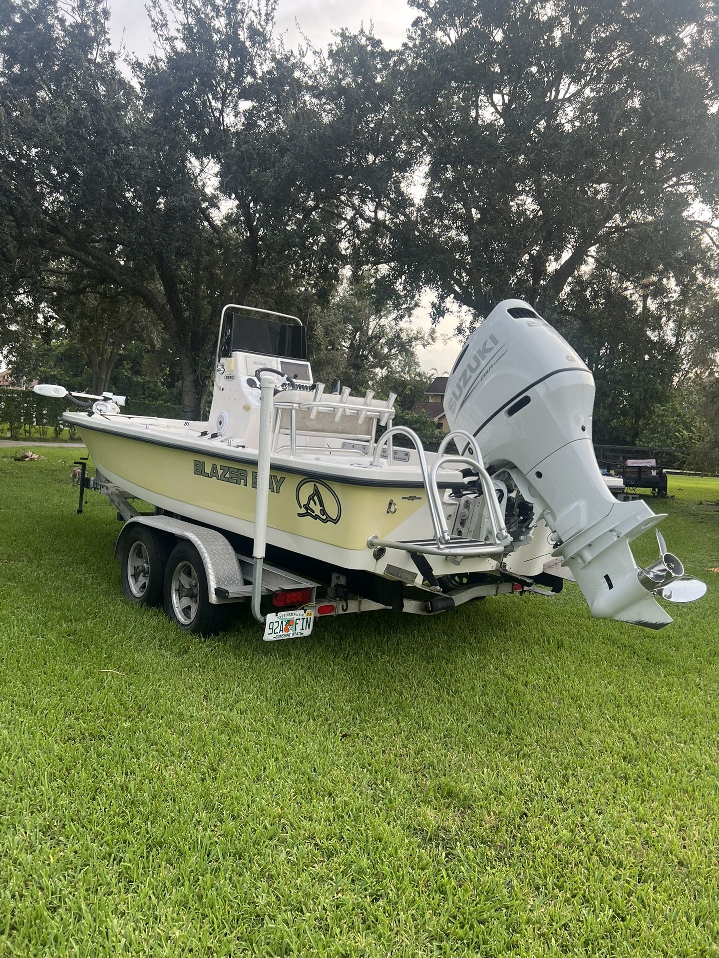 2004 Blazer bay 2220
