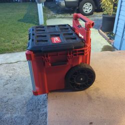 Milwaukee Rolling Tool Box 