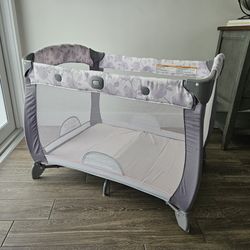 Graco Pack & Play Rose Pink and Gray.