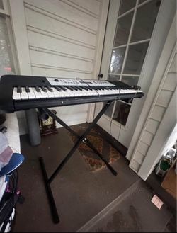 Yamaha Keyboard With Stand