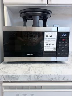 Microwave almost new brand Galanz Airfry Roast