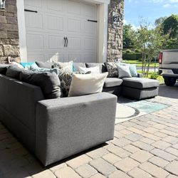 Pristine Grey Sectional U Shape Sofa 