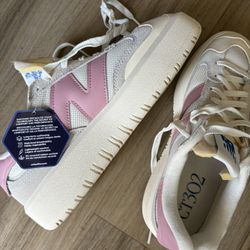 New balance Women’s Size 6 NEW w/o Box 