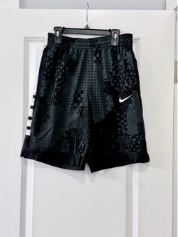 NIKE Youth XL Shorts