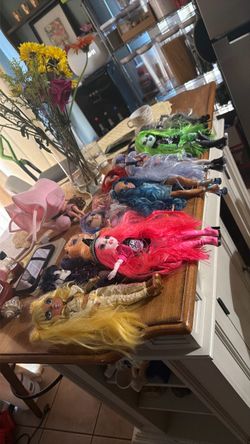 Pretty, Dolls