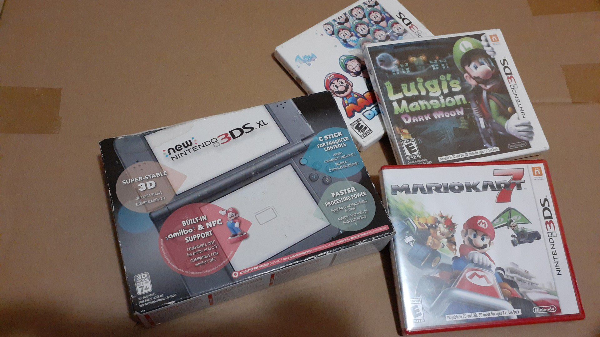 New Nintendo 3ds XL... w/ game
