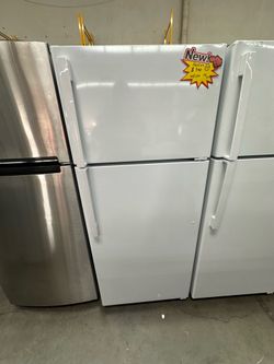 GE 17.5 cu. ft. Top Freezer Refrigerator in White