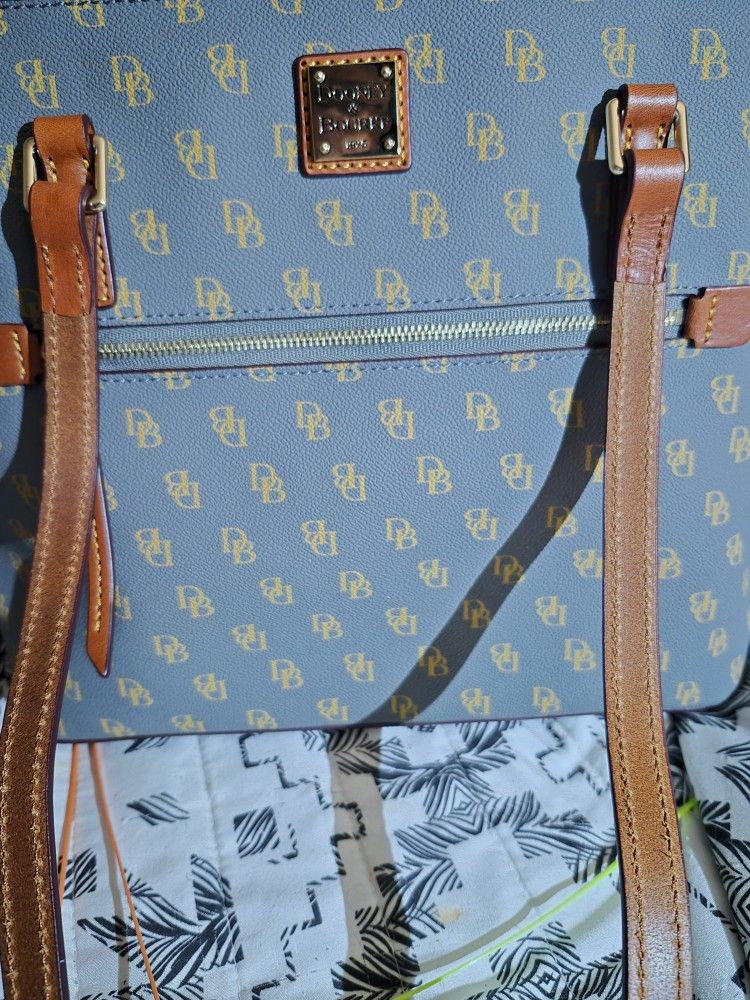 Dooney N Bourke