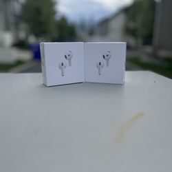 Apple airpods 4 with noise cancellation