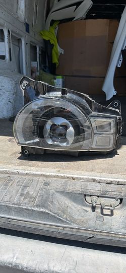 2020-2025 Land Rover Defender Right Side  Headlight Full LED OEM