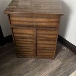 Dresser 