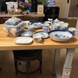 Blue willow Dishes 