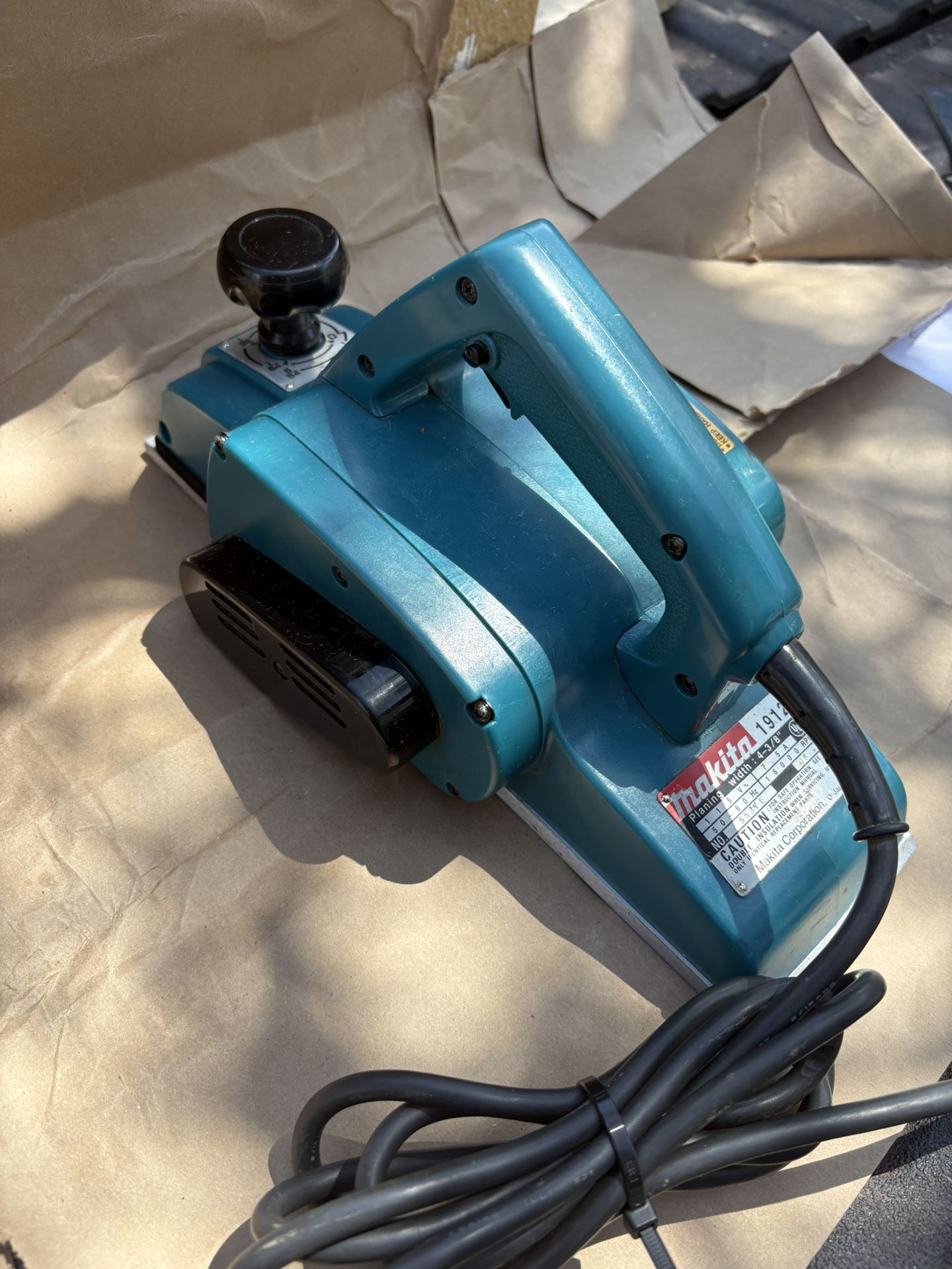 Makita 4-3/8" Power Planer-1912B-7.5Amp, Like New, 16,000 Rpm, 8’ Cord.