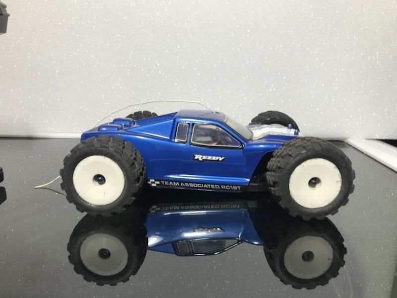 RC Truck 4x4 Team Associated RC18T (1/18 scale)