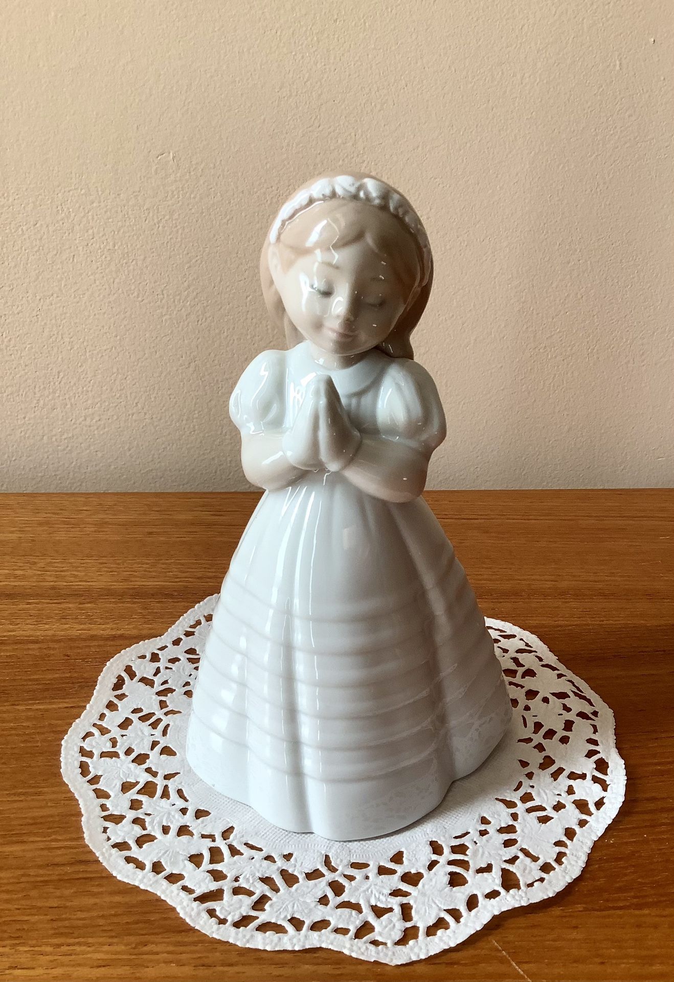 NAO by Lladro First Communion Praying Girl Figurine Made in Spain 🇪🇸