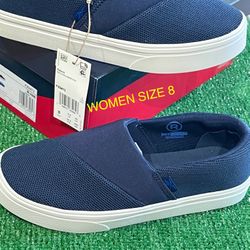 New Reebok Women's Katura Walking Shoe Size 8 (Nuevo ).   NO TRADES.    NO SHIPPING.   FIRM.                     (EAST PALMDALE)