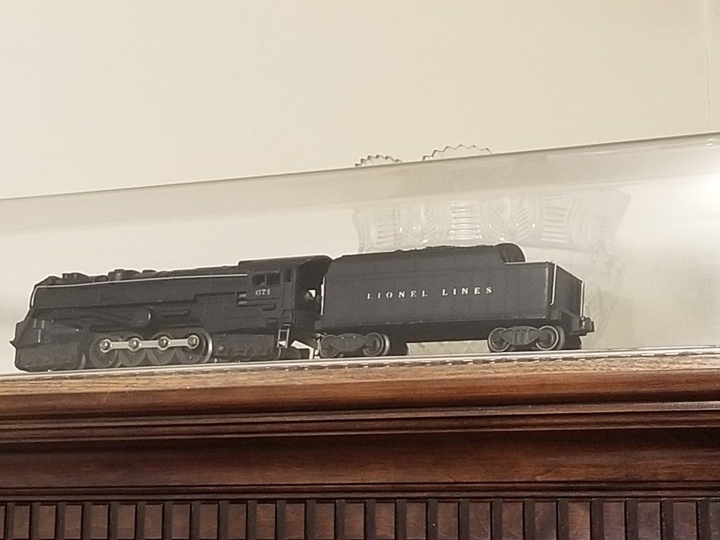 LIONEL 671 IN DISPLAY CASE IN MINT CONDITION $495. CASH TODAY!