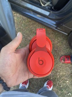 Beats solo pro wireless red hot sale