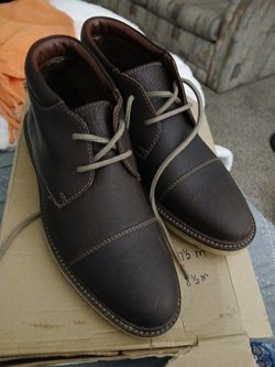men shoes 7and a half 
