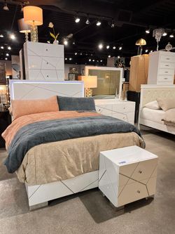 Bedroom Set. Ask For Price!!!