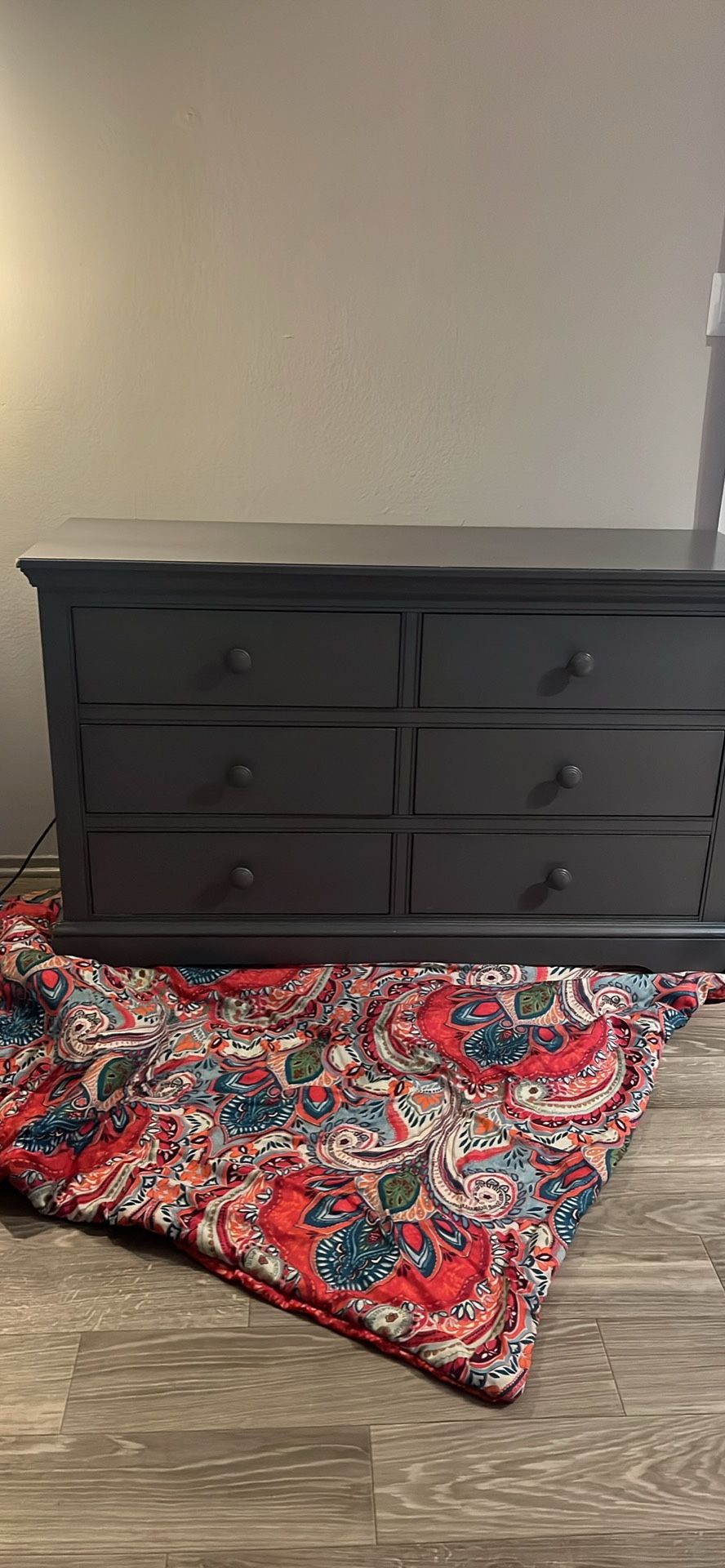Dresser and Nightstand for sale!