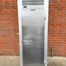 Traulsen G12010-032 30" G Series Solid Door Reach-In Freezer with Right Hinged Door