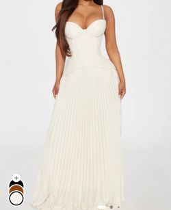 Fashion Nova oatmeal dress really pretty  size M