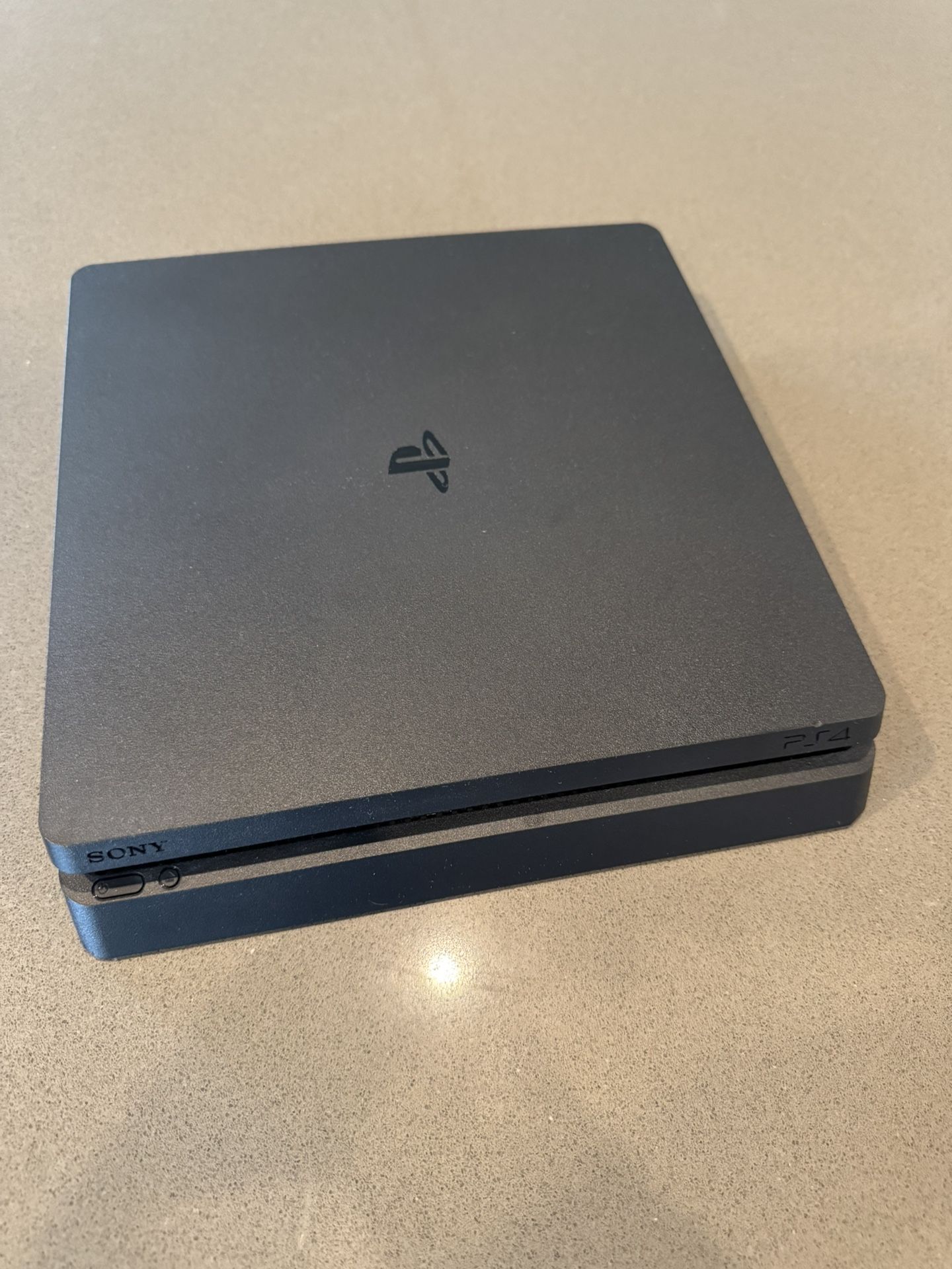 PlayStation 4 Slim, 1T Hard Drive