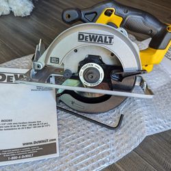DeWalt 20V Circular Saw (Brand NEW)
