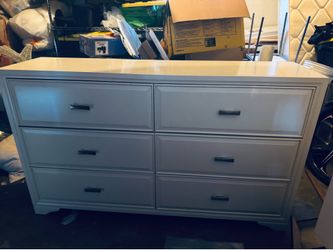 White 6-Drawer Dresser