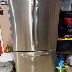 GE Refrigerator 