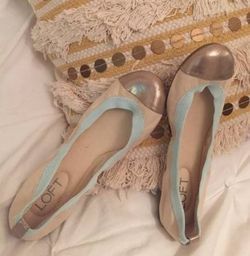 Ann Taylor Loft flats size 6m