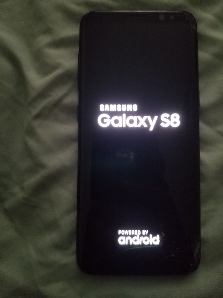 Cracked Screen Samsung Galaxy S8 64GB (Black)