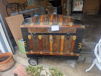 Vintage Steamer Trunk