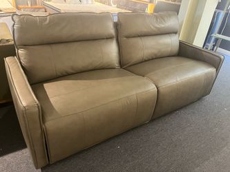 Henredon Keira Leather Power Reclining Sofa with Power Headrests，$950