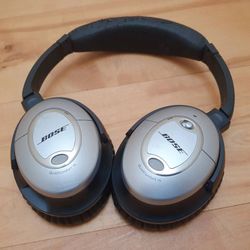 Bose Quietcomfort 15 Noise Cancelling Headphones
