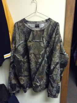 Camo sweatshirt